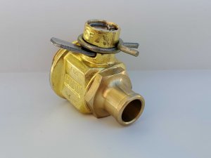 F-Lock: Lever Lock for F-Series Valves (Not compatible with SX and F316L valves)
